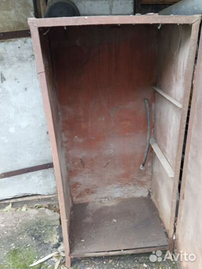 Ящик металлический для хранения газовых баллонов