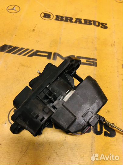 Замок багажника Mercedes-Benz S-Class W220