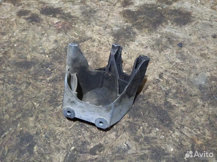 Кронштейн кпп Opel Corsa D Z12XEP 2007