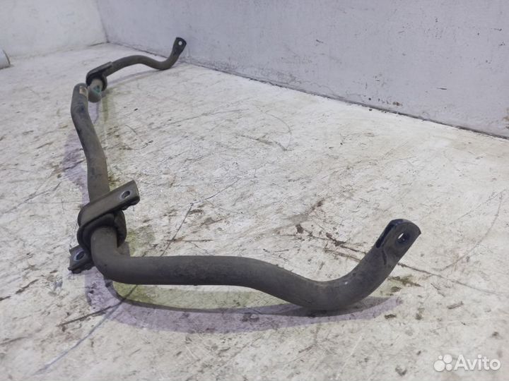 Стабилизатор передний