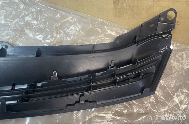 Решетка радиатора Тойота-Камри (2014-17)