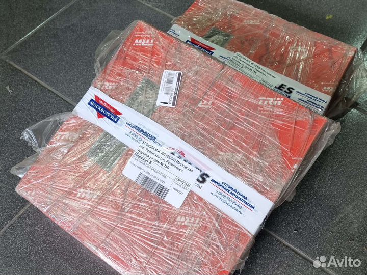 Комплект тормозных дисков и колодок TRW