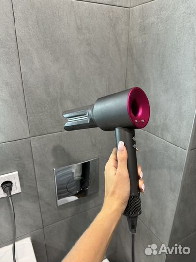 Насадка утюжок на фен Dyson