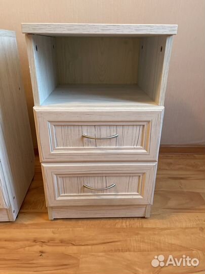 Тумба прикроватная белая