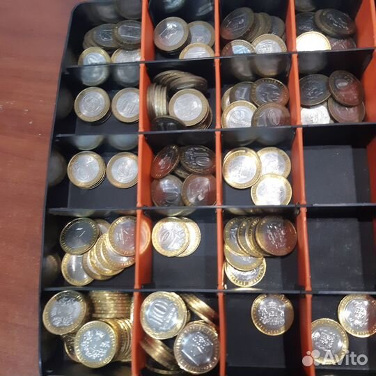 10 рублей юбилейные биметалл