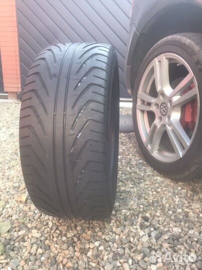 Event Admonum 4S 245/45 R17