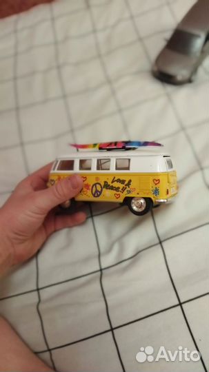 Модель автомобиля kinsmart