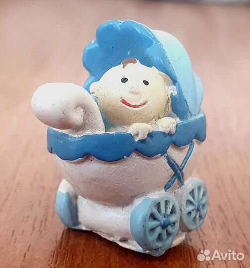 Мини- декор малыш в коляске, новые