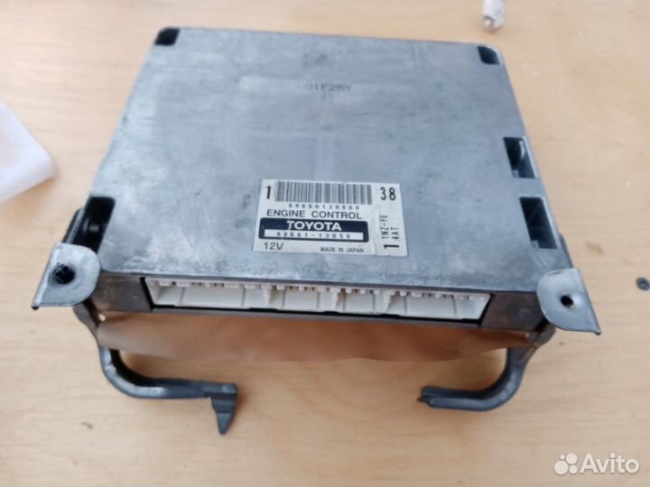 Блок управления двс тойота королла спасио NZE121