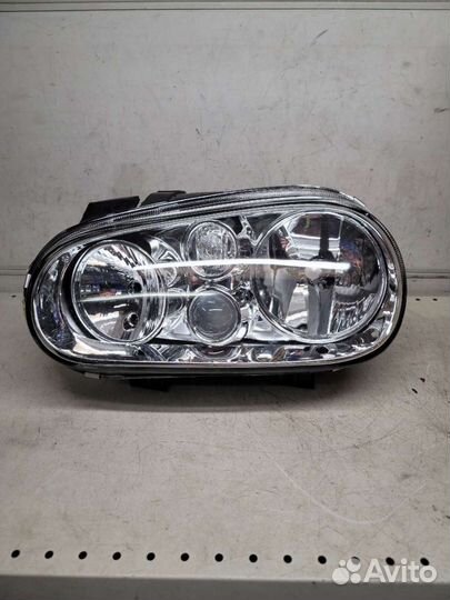 Фара правая с противотуманкой новая VW Golf4