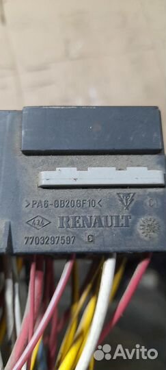 Блок предохранителей Renault