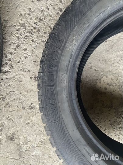 Gislaved Nord Frost 200 215/60 R17