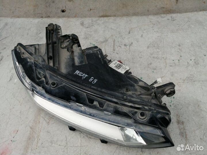 Фара передняя правая Volkswagen Passat 3G2