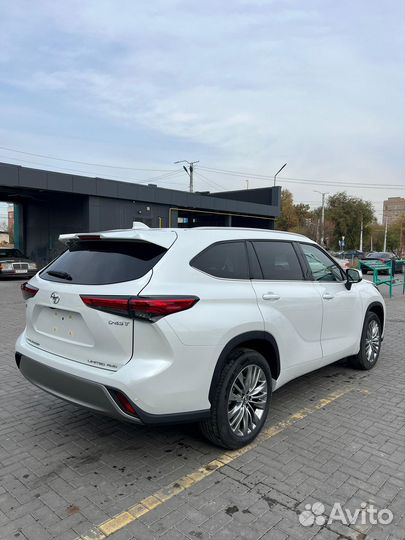Toyota Highlander 2.0 AT, 2025, 1 км