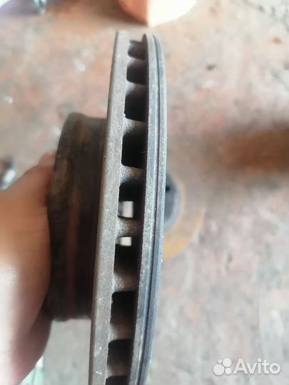 Передние тормозные диски на тойоту короллу 110-114