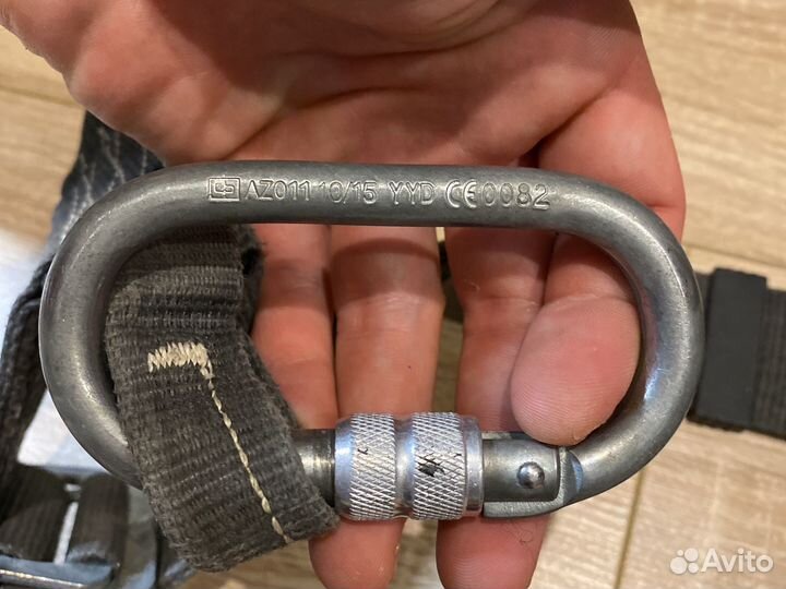 Страховочное снаряжение строп