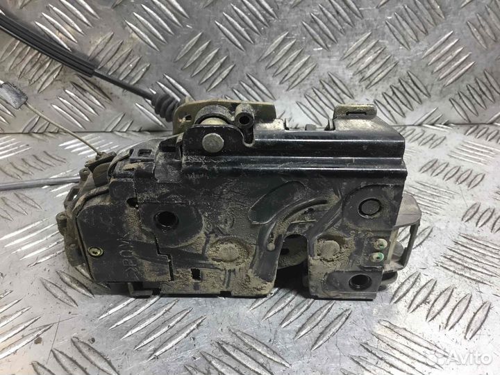 Замок двери передней правой Volkswagen Golf ALH ALH