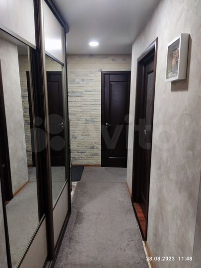 4-к. квартира, 60 м², 1/5 эт.