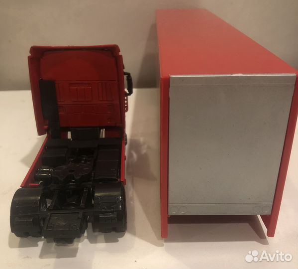 1/43 Iveco Stralis Scuderia Ferrari