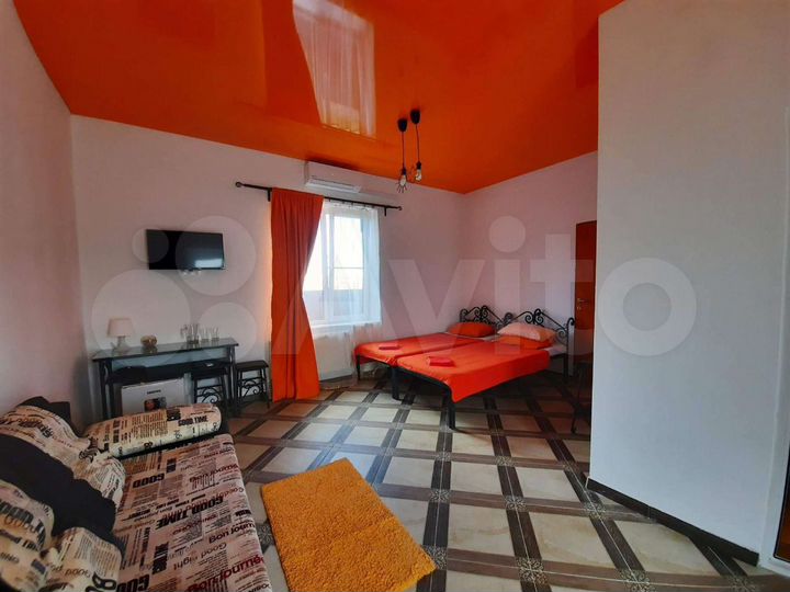 Комната 28 м² в 4-к., 1/1 эт.