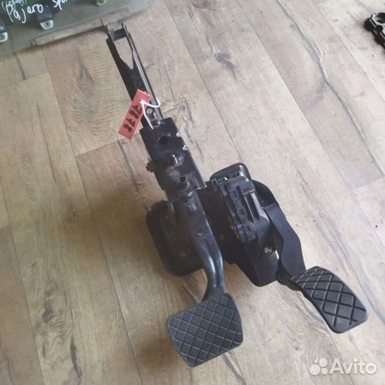 Педальный узел Volkswagen Polo