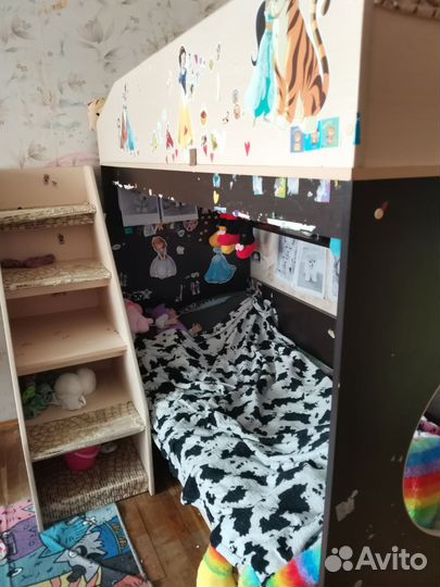 Детская двухярусная кровать. Мебель для детей