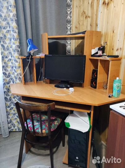 Компьютерный стол угловой