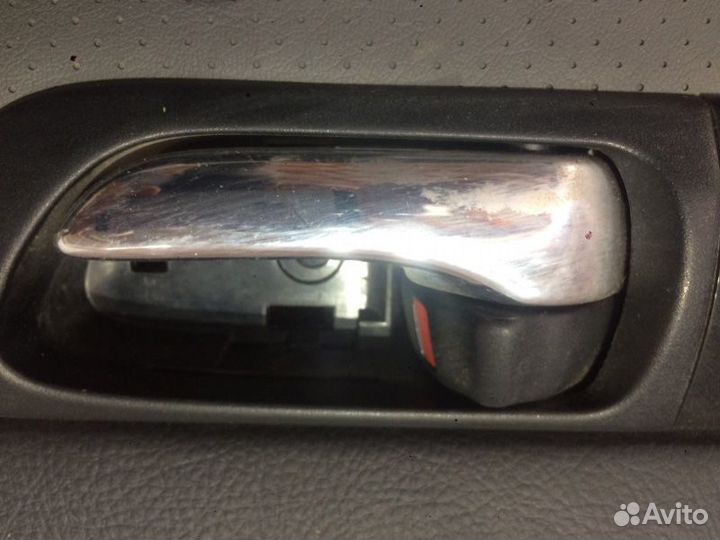 Ручка двери внутренняя задняя левая Toyota Land