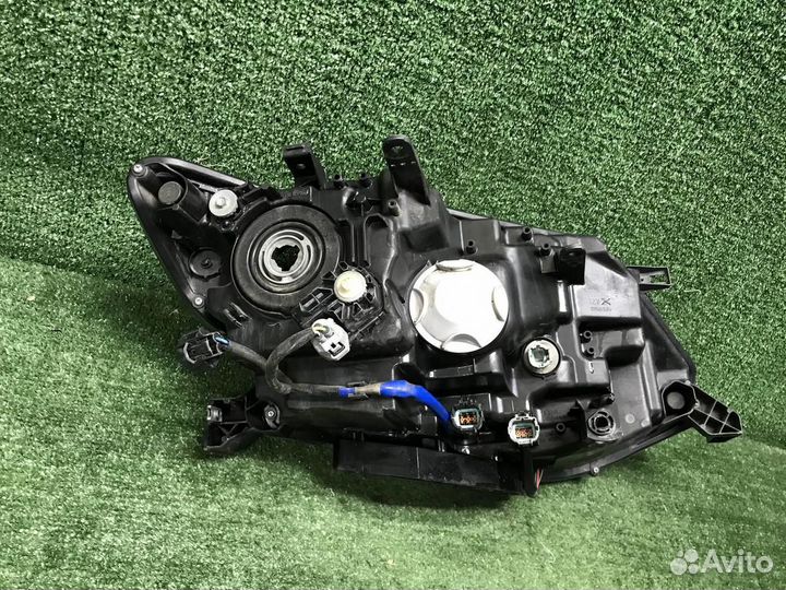 Фара левая Nissan X-Trail