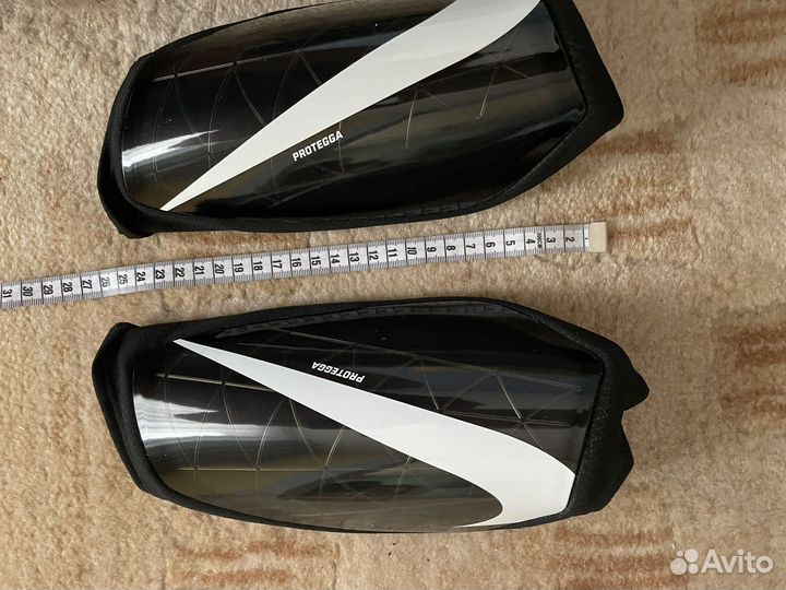 Щитки защитные футбольные Nike