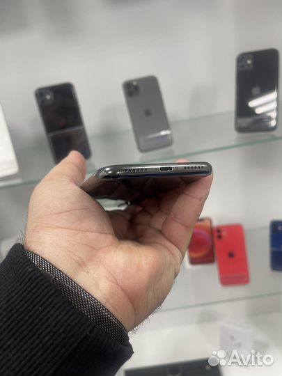 iPhone X, 64 ГБ