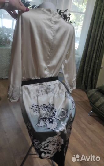 Платье шёлковое новое размер М 44-46