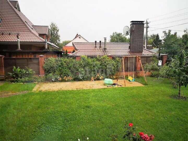 Коттедж 235,6 м² на участке 8,9 сот.