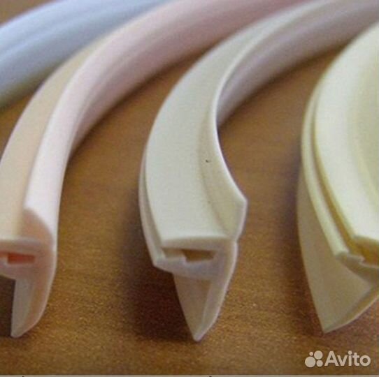 Плинтус, цвет чёрный, белый для натяжного потолка