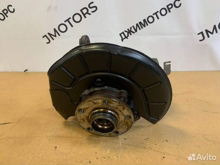 Кулак поворотный правый VW Golf 6