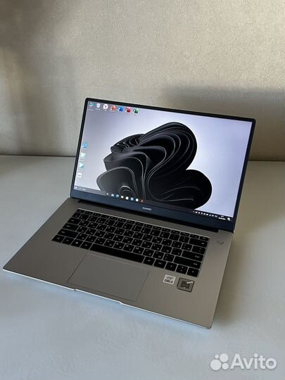 Большой Huawei/i3-10110U/8gb/256 SSD/UHD Graphics