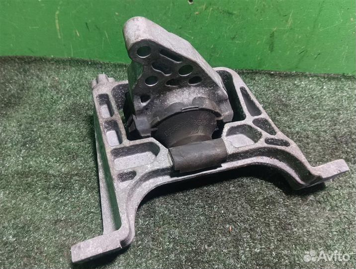 Опора (подушка) двигателя правая Mazda 3 (BL) 2013