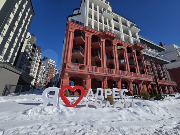 2-к. квартира, 104,3 м², 2/10 эт.