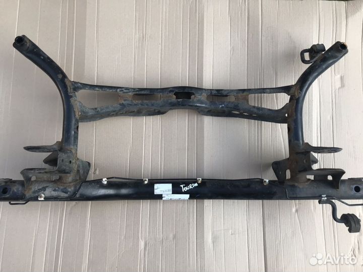Задняя балка VW Touran