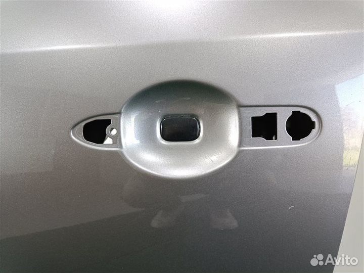 Дверь передняя левая Renault Fluence 1.6 2012