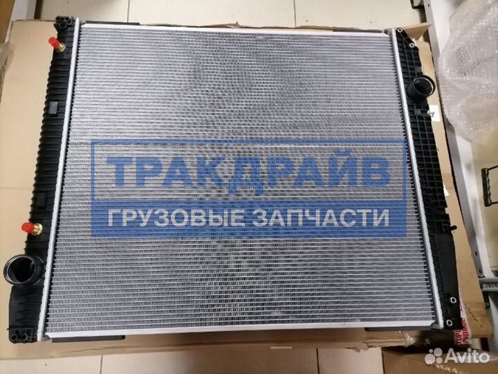 Радиатор Мерседес Актрос 902х810х40 мм алюминий