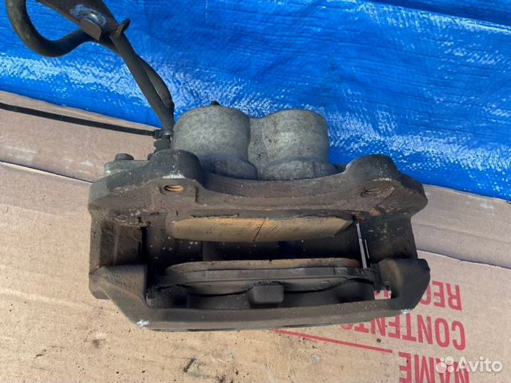 Суппорт передний левый Cadillac Cts 2G 3.6L VVT V6