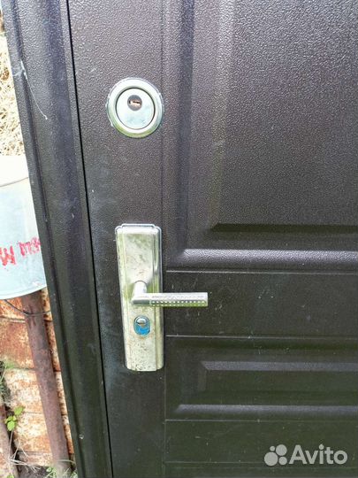 Металлическая дверь бу