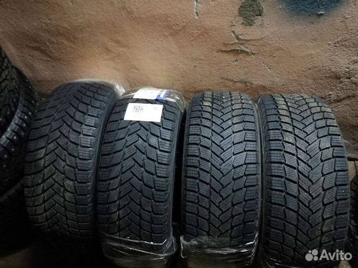 Michelin X-Ice Snow 215/55 R17 98H