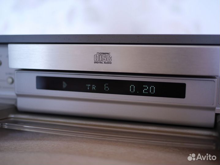 CD транспорт Sony HCD-VF1