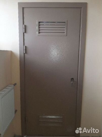 Тамбурная дверь