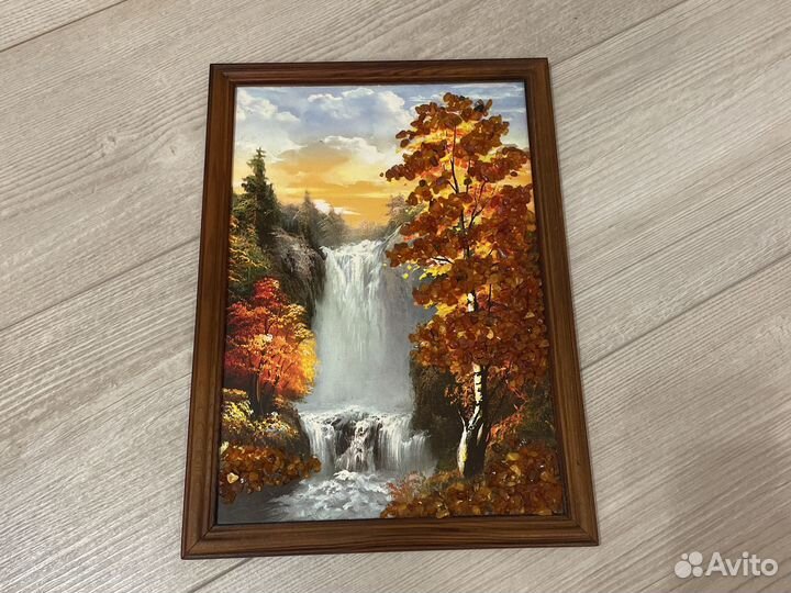 Картина с янтарем