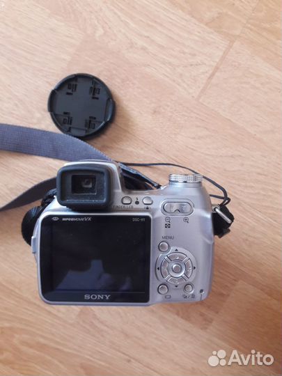 Цифровой фотоаппарат- видеокамера sony