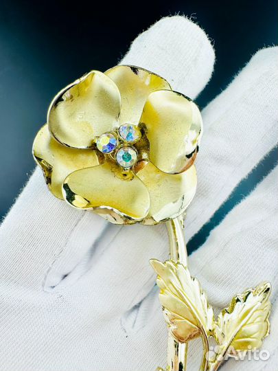 Винтажная брошь Чехословакия цветок
