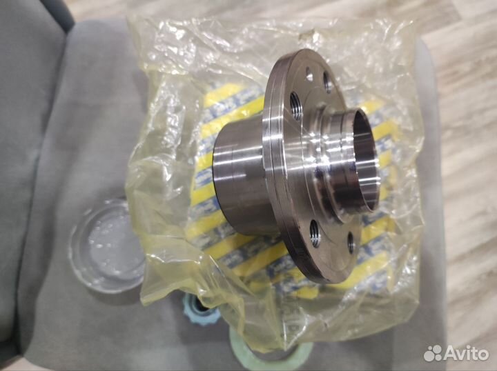 Ступичный подшипник передний R157.32 Skoda rapid